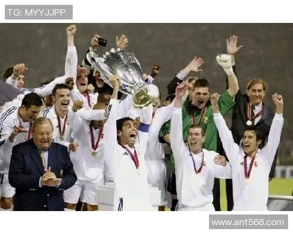 双鱼座足球球星的光辉足迹与荣耀时刻揭秘